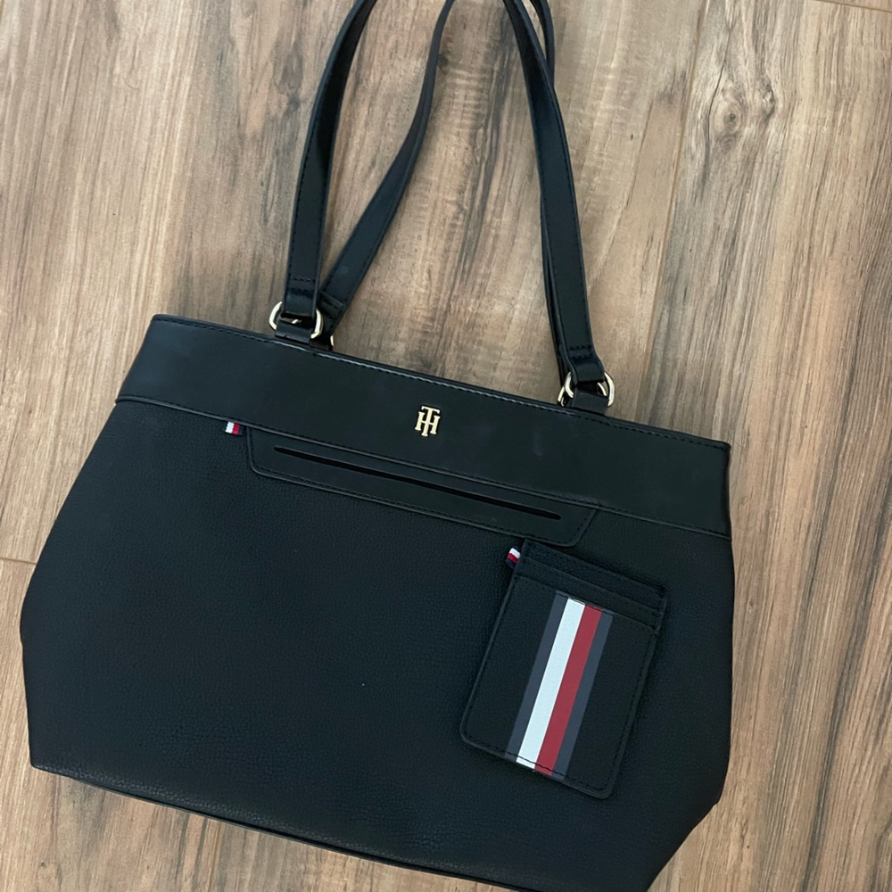 Like New Tommy Hilfiger Purse with Card Holder